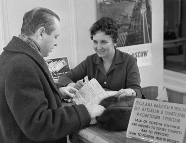 «Руссо туристо», или Как граждане СССР позорили свою отчизну за рубежом «Руссо туристо», или Как граждане СССР позорили свою отчизну за рубежом