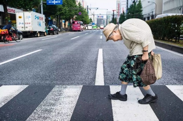 20 кадров уличной фотографии, которые открывают неизвестную сторону Японии