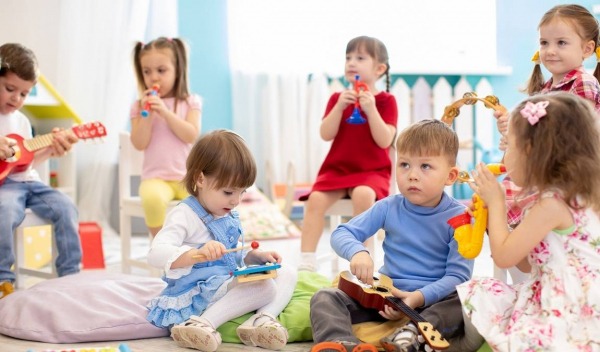 28 игр с детьми 3 лет дома и на улице: развлечения, которые помогут облегчить кризис 3 лет